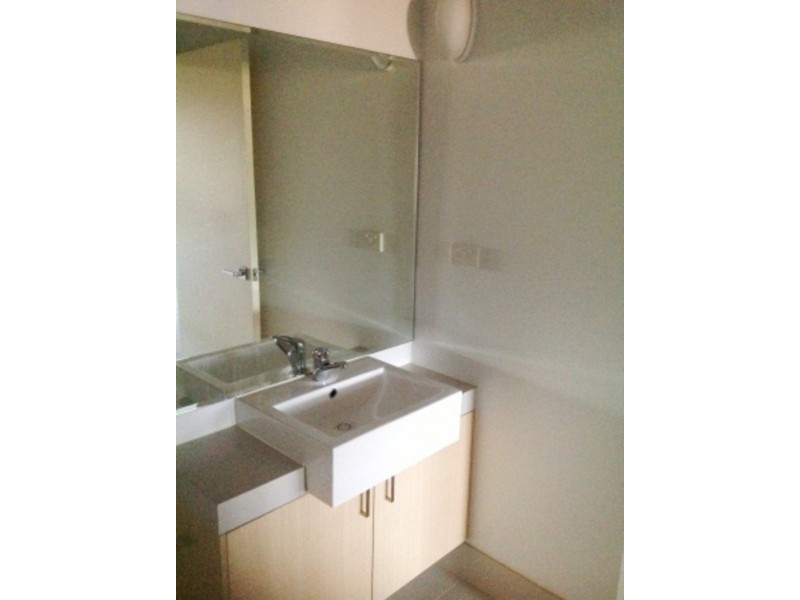 115/8  Burrowes Street, Ascot Vale VIC 3032