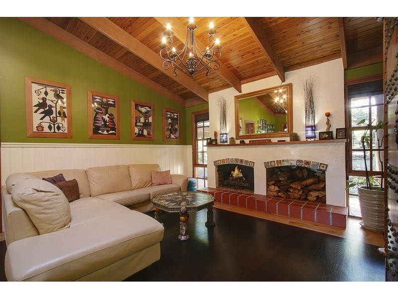 49 Fern Glade Drive, Emerald VIC 3782