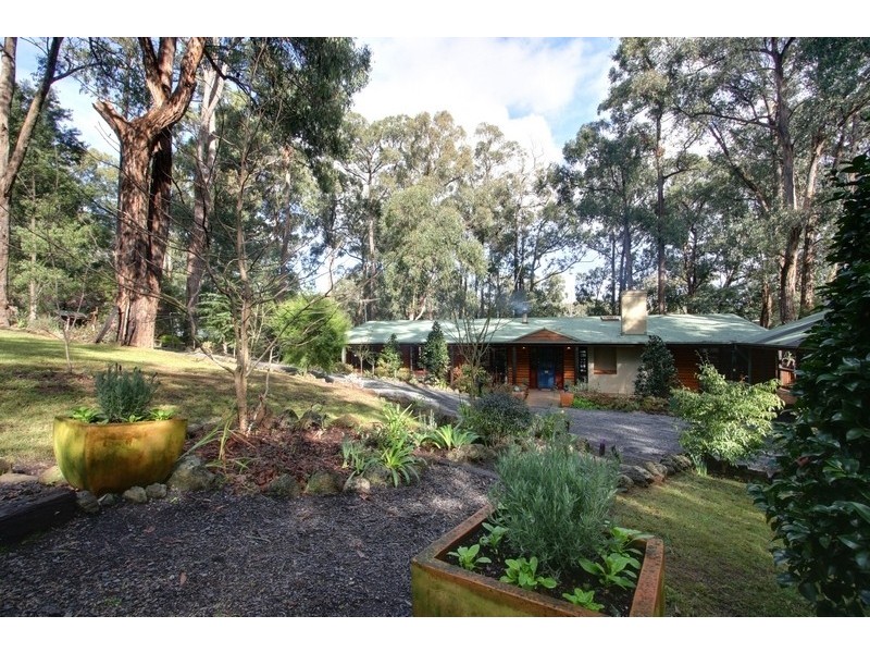 49 Fern Glade Drive, Emerald VIC 3782