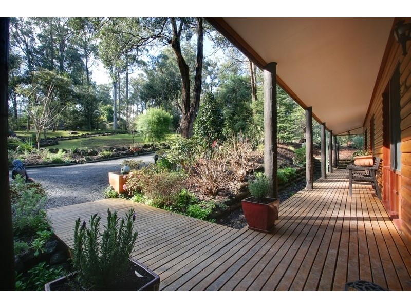 49 Fern Glade Drive, Emerald VIC 3782