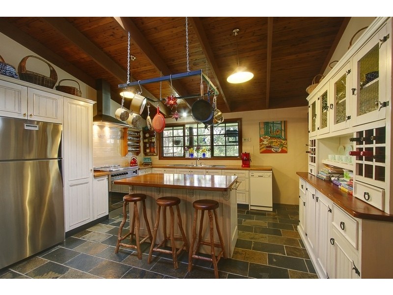 49 Fern Glade Drive, Emerald VIC 3782