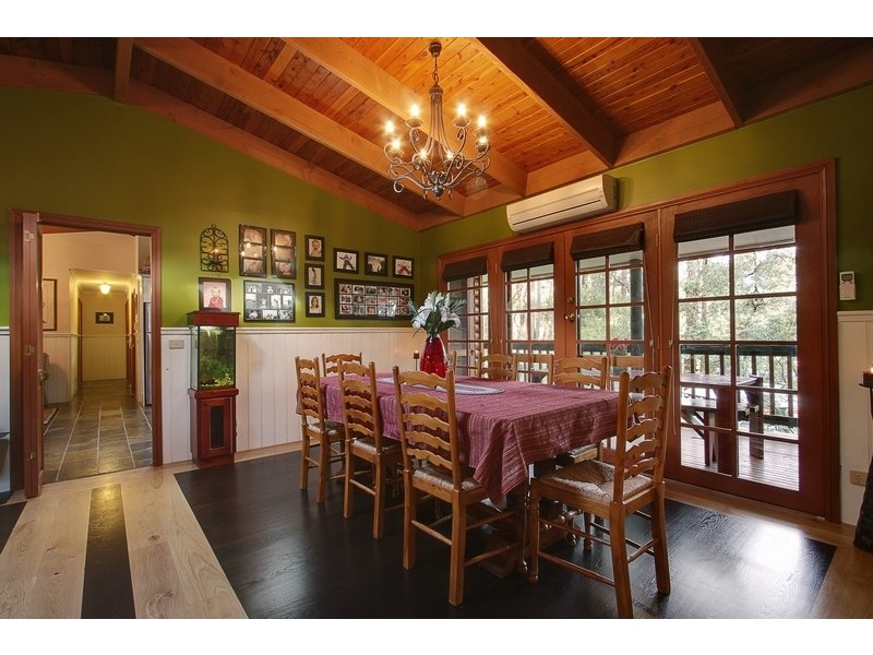 49 Fern Glade Drive, Emerald VIC 3782