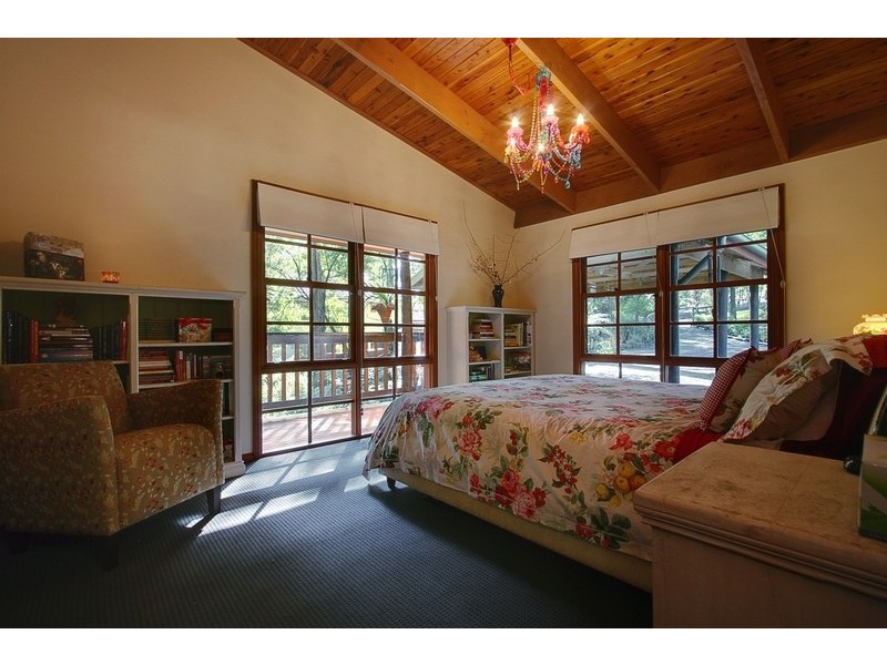 49 Fern Glade Drive, Emerald VIC 3782