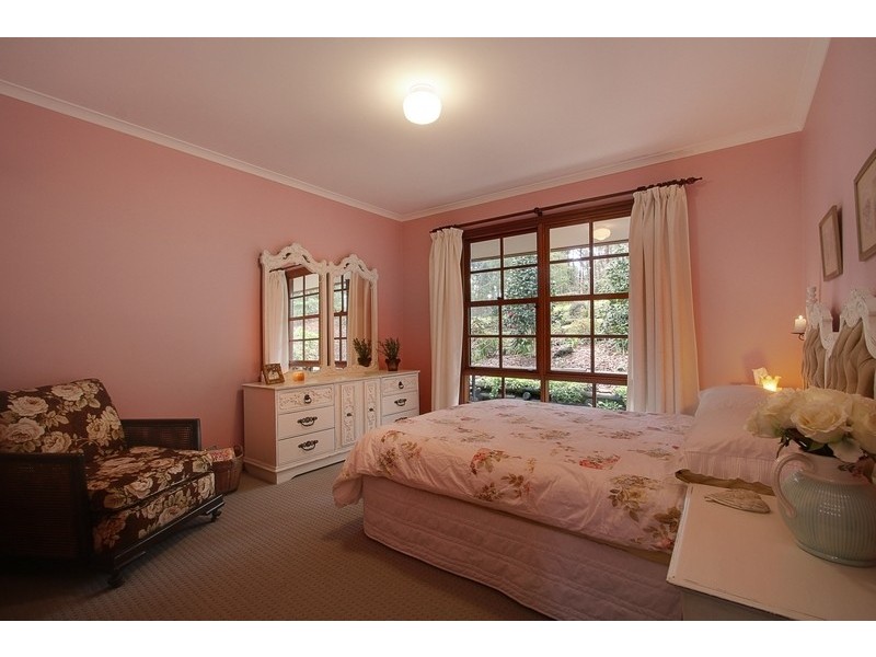 49 Fern Glade Drive, Emerald VIC 3782