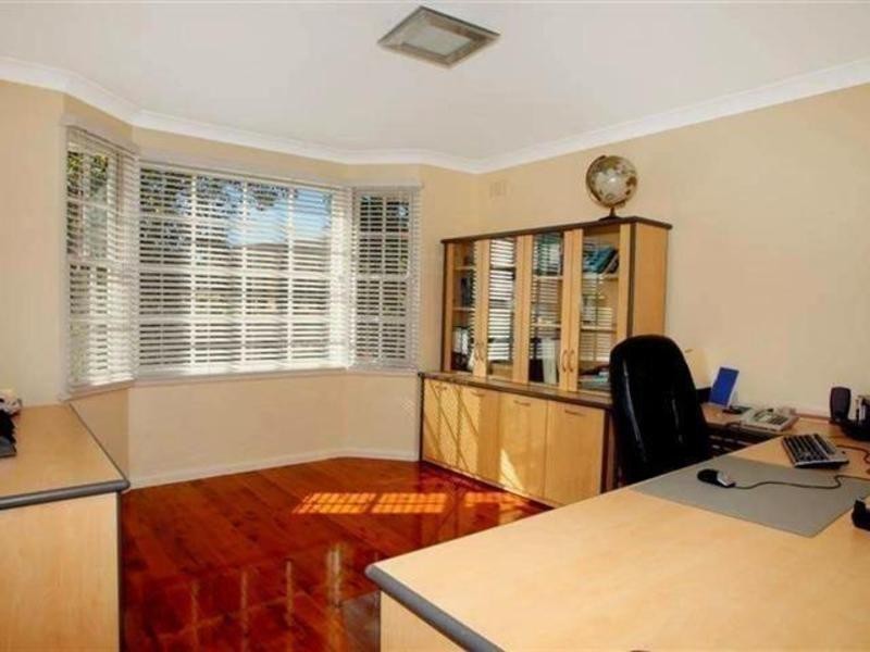 8 Wiggins Place, Concord NSW 2137