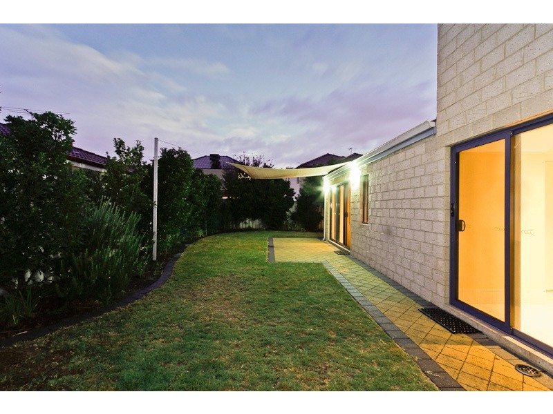 6 Swan Bank Road, Maylands WA 6051