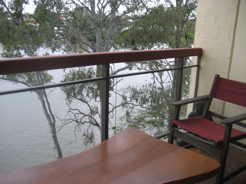 11/124 Macquarie St, St Lucia QLD 4067