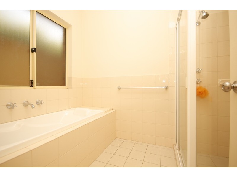 18 Edgewater Pl, Burton SA 5110