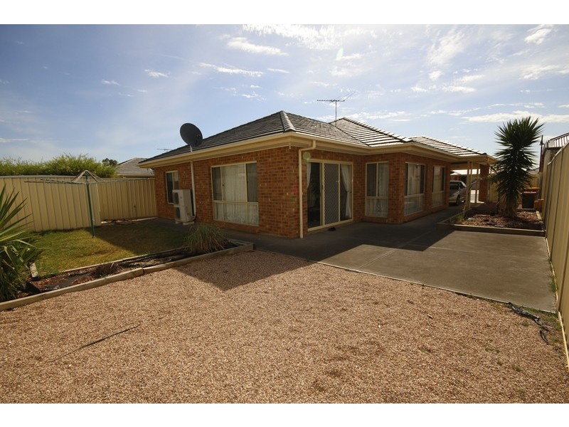 18 Edgewater Pl, Burton SA 5110