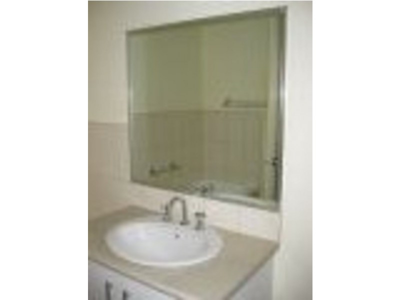 1/21 Derrimut Street, Albion VIC 3020