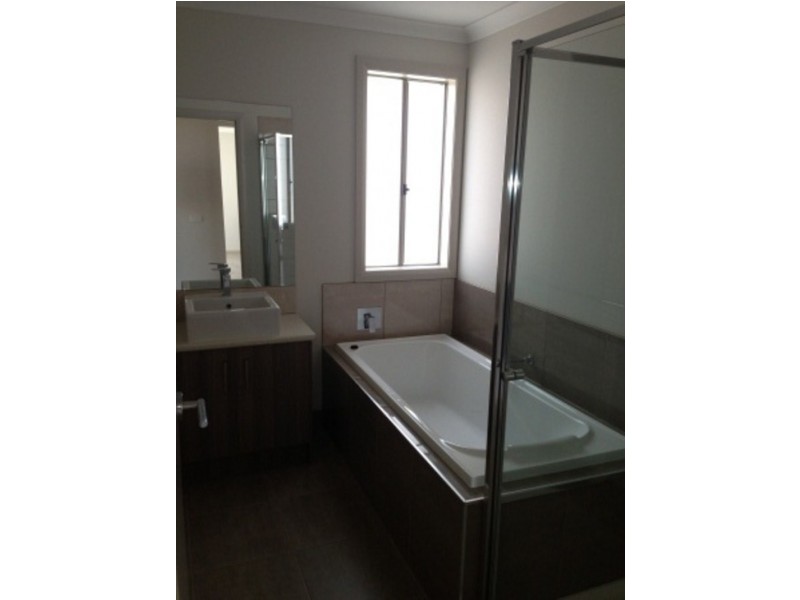 19 Carramar Drive, Melton West VIC 3337