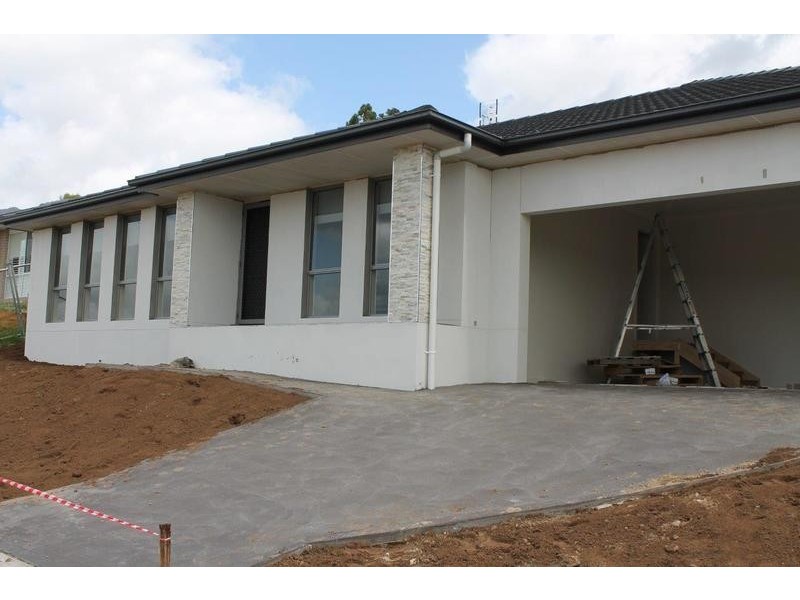 25 Pearse Crescent, Bolwarra Heights NSW 2320