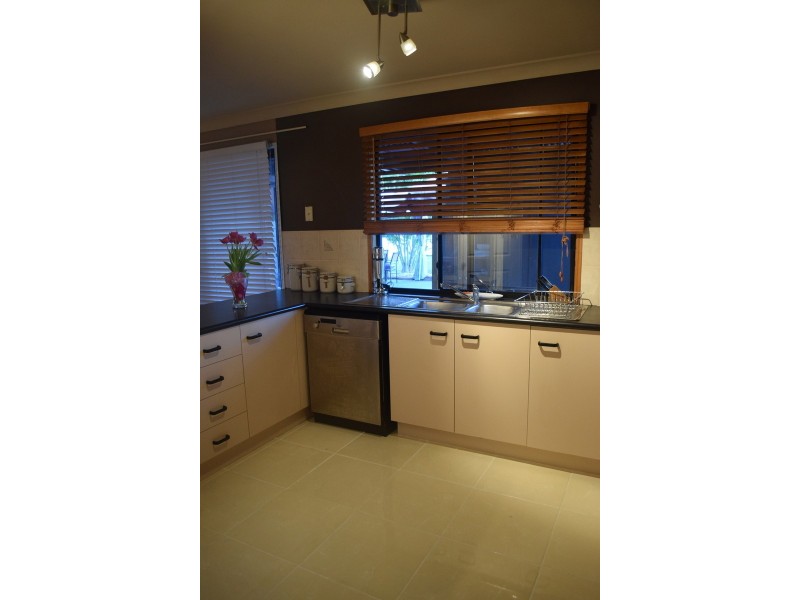 13 Bream Court, Sandstone Point QLD 4511