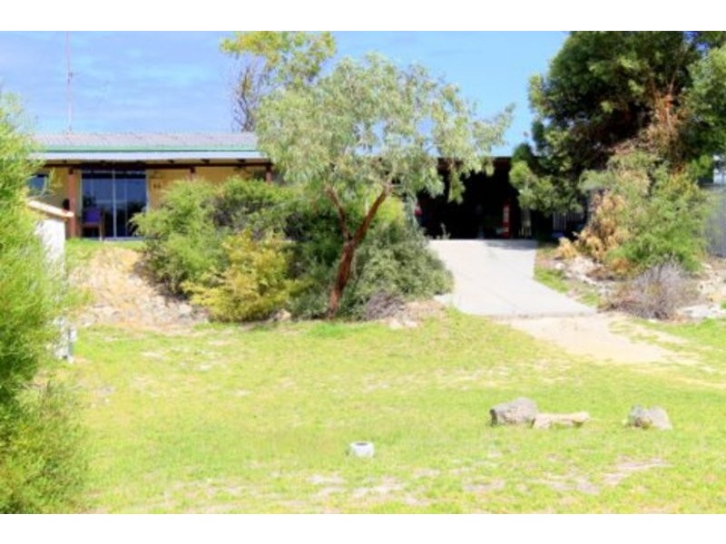 58 Bootoo Street, Lancelin WA 6044