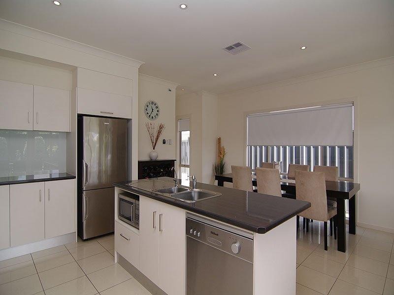 11A Leslie Ave, Campbelltown SA 5074