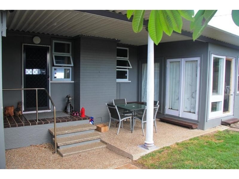 12 Ocean St, Fishermans Bay NSW 2316