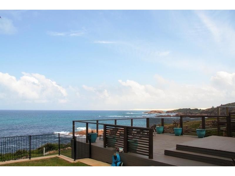 12 Ocean St, Fishermans Bay NSW 2316