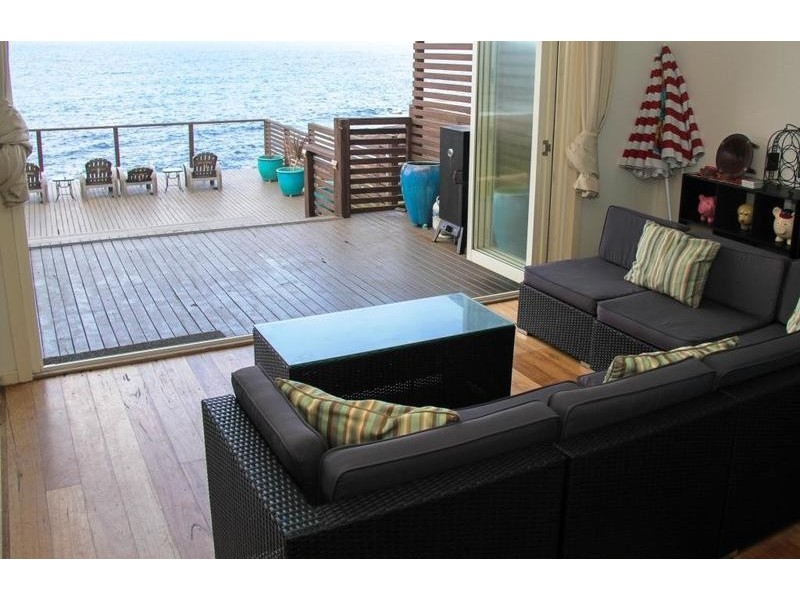 12 Ocean St, Fishermans Bay NSW 2316