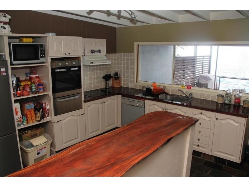 12 Ocean St, Fishermans Bay NSW 2316