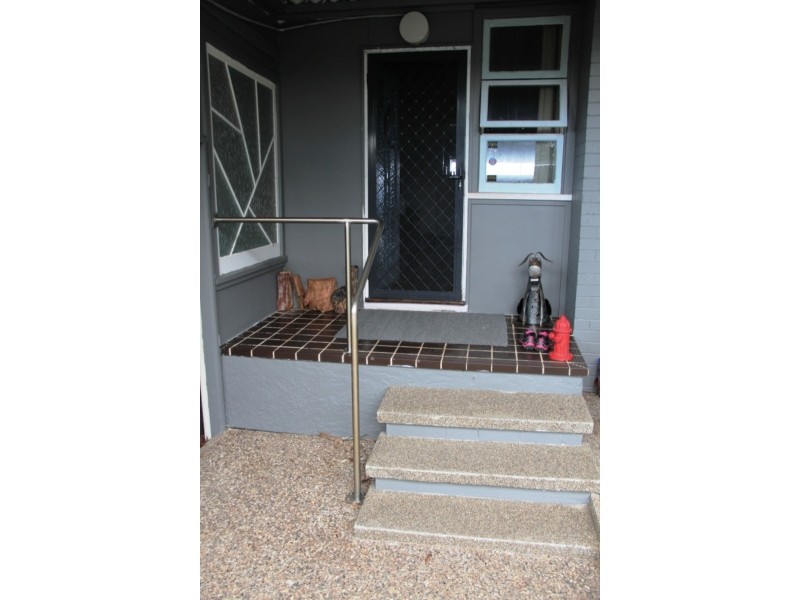 12 Ocean St, Fishermans Bay NSW 2316