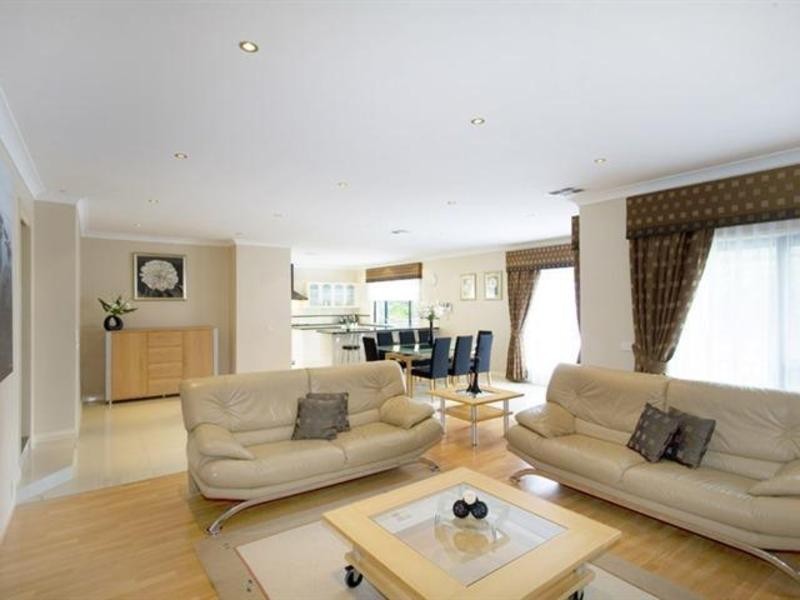 26 Gillian Pde, West Pymble NSW 2073