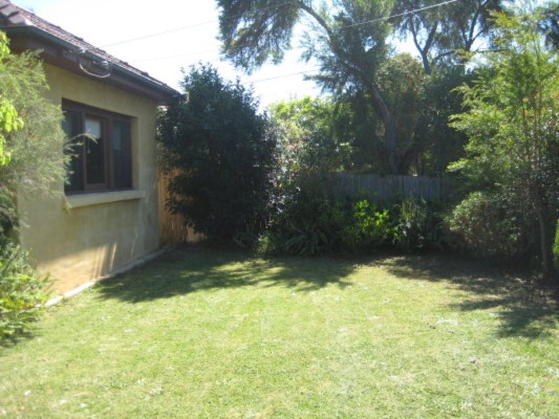 37 Pearson St Cnr with Hamilton St, South Wentworthville NSW 2145