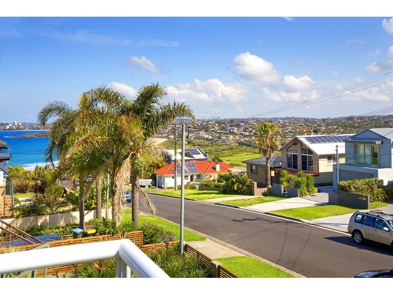 5 Robertson Road, North Curl Curl NSW 2099