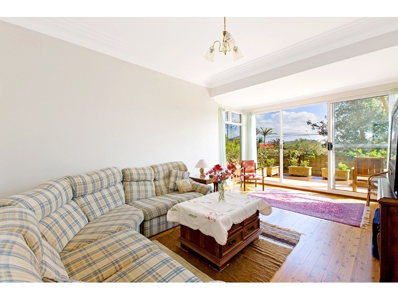 5 Robertson Road, North Curl Curl NSW 2099