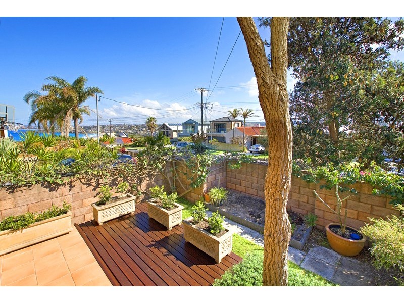 5 Robertson Road, North Curl Curl NSW 2099