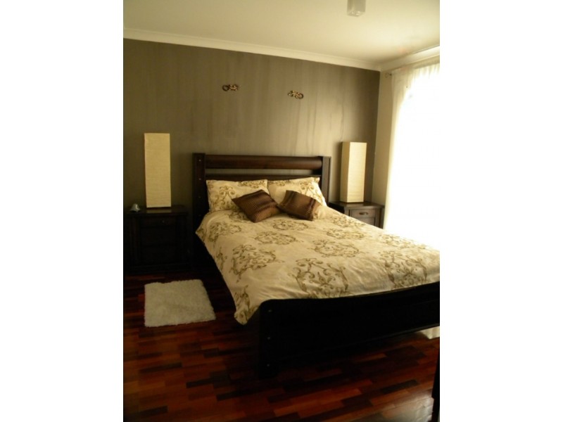 6 Glenmaggie Circuit, Success WA 6164