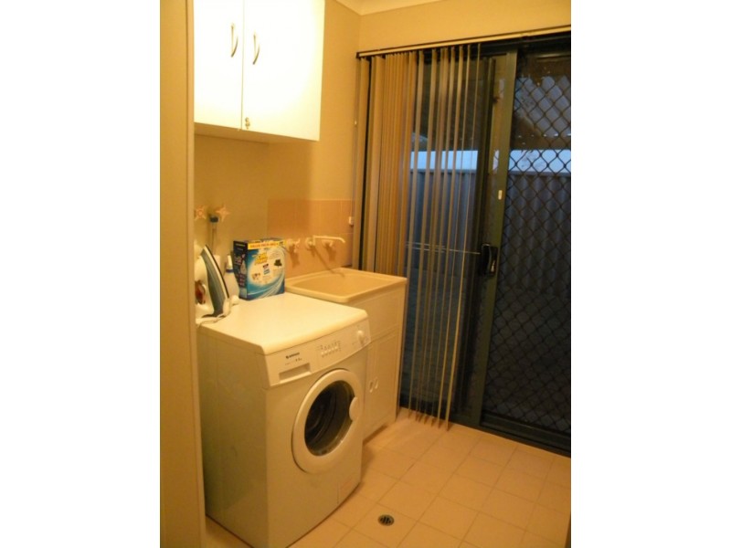 6 Glenmaggie Circuit, Success WA 6164