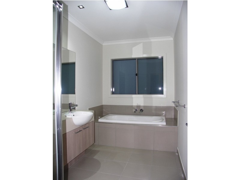 6 Newburgh Street, Keysborough VIC 3173