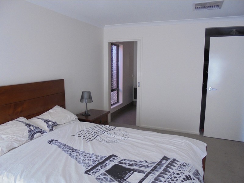 90 Glenelg Street, Clyde North VIC 3978