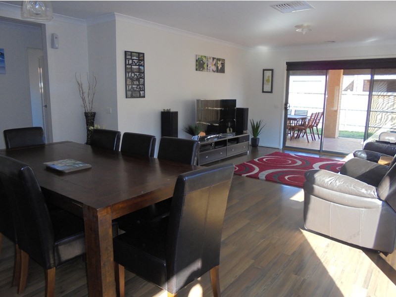 90 Glenelg Street, Clyde North VIC 3978