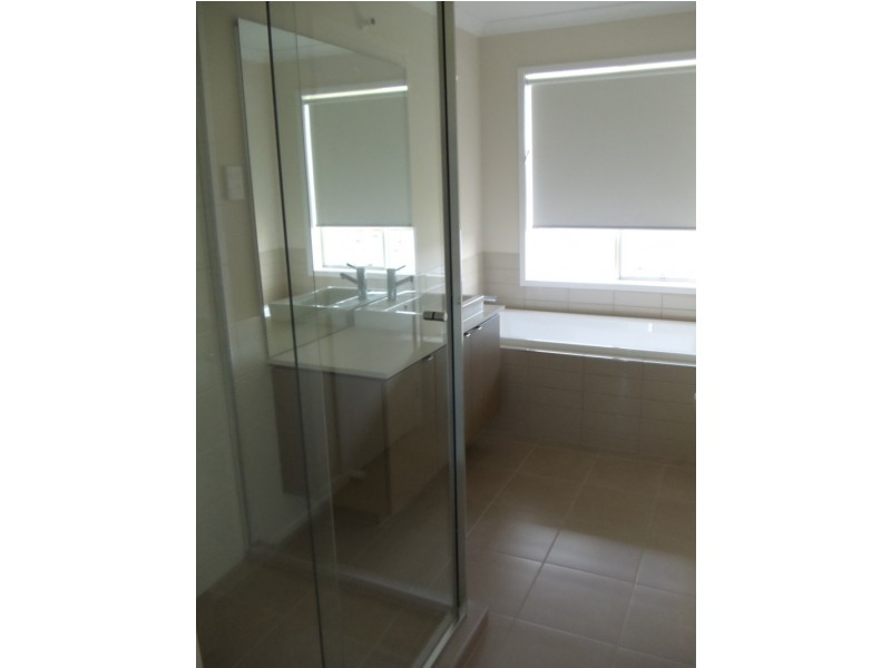 78  Sanctuary Lakes East Bvd, Point Cook VIC 3030