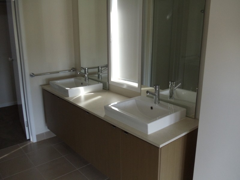 78  Sanctuary Lakes East Bvd, Point Cook VIC 3030