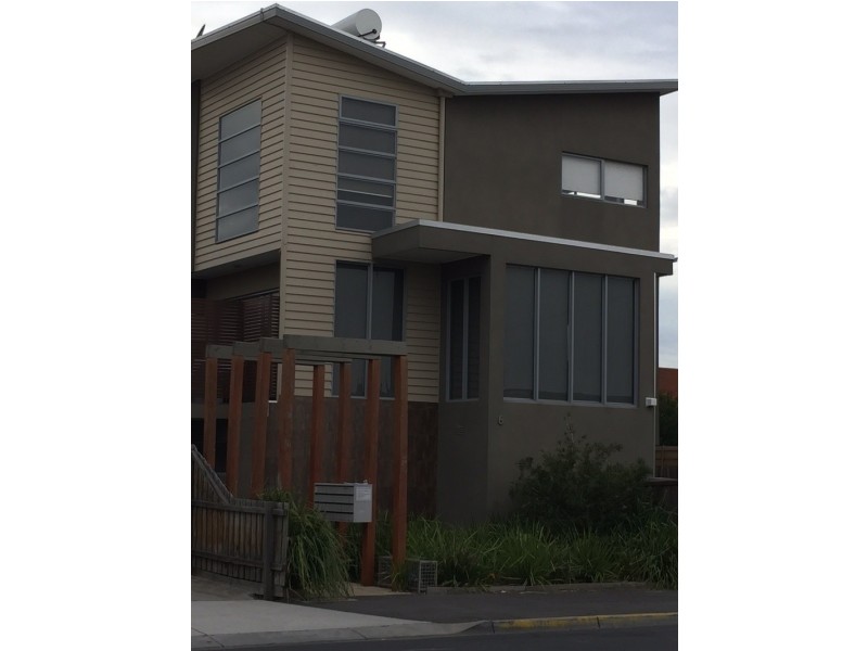 8/6 Rosamond Road, Footscray VIC 3011