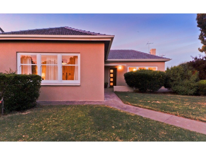 94 Raglan Avenue, South Plympton SA 5038