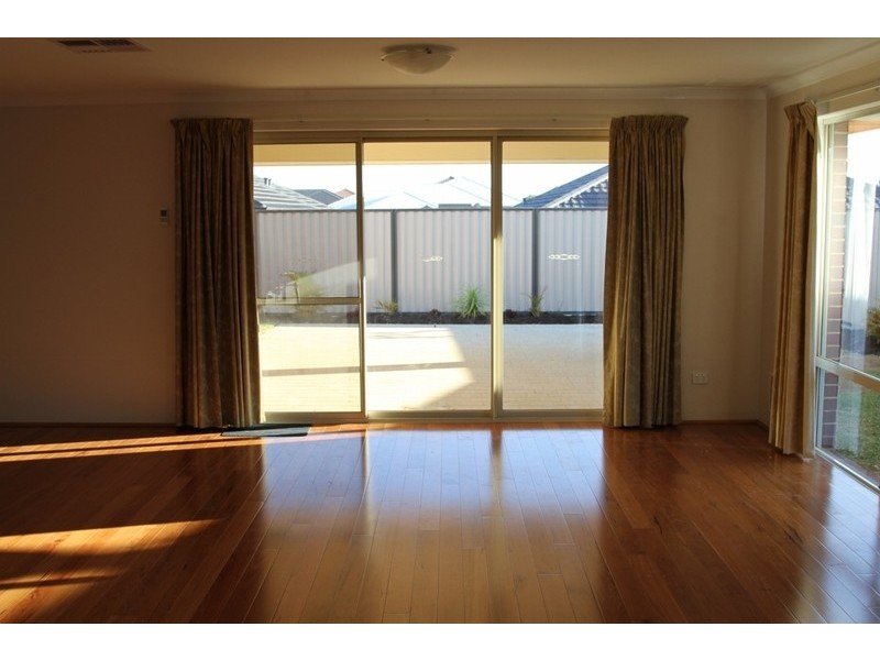 47 Belmore Bend, Aubin Grove WA 6164