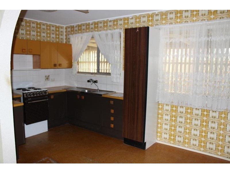 25 Carwell Avenue, Petrie QLD 4502