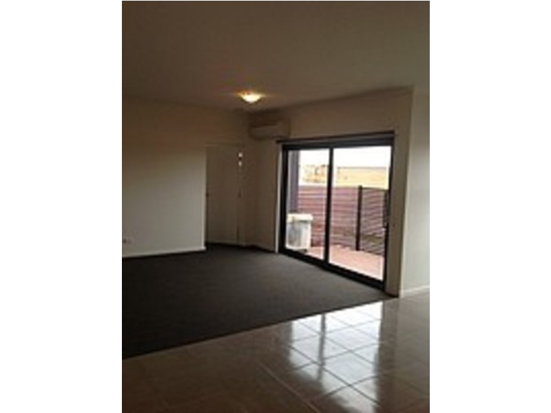 37/1B Jarama Blvd, Epping VIC 3076
