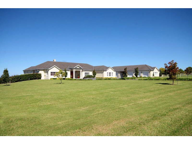 269  Donalds Range Road, Razorback NSW 2571