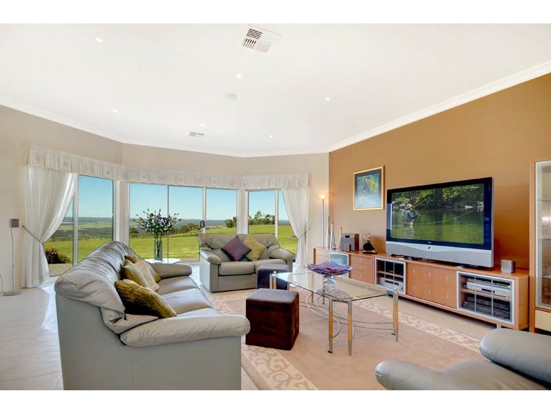269  Donalds Range Road, Razorback NSW 2571