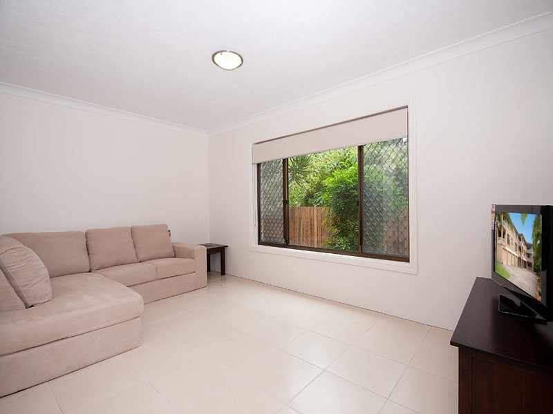 1/19 Sunbrite Avenue, Mermaid Beach QLD 4218