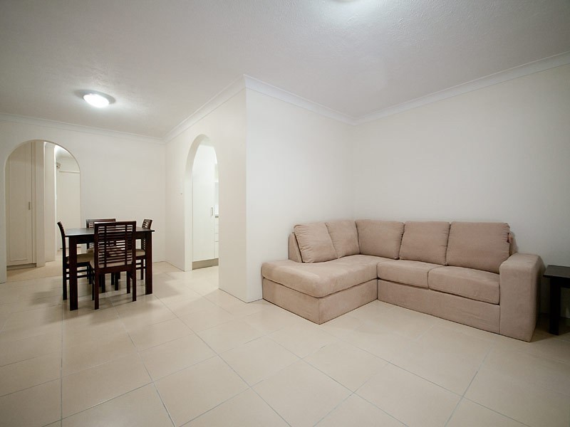 1/19 Sunbrite Avenue, Mermaid Beach QLD 4218