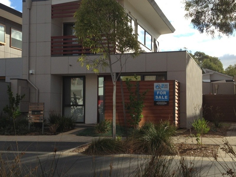 8 Lochiel Parkway, Campbelltown SA 5074