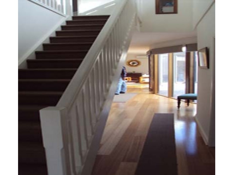 8 Lochiel Parkway, Campbelltown SA 5074