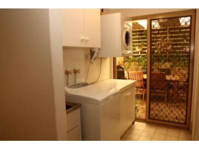 3/206 Melville Parade, Como WA 6152