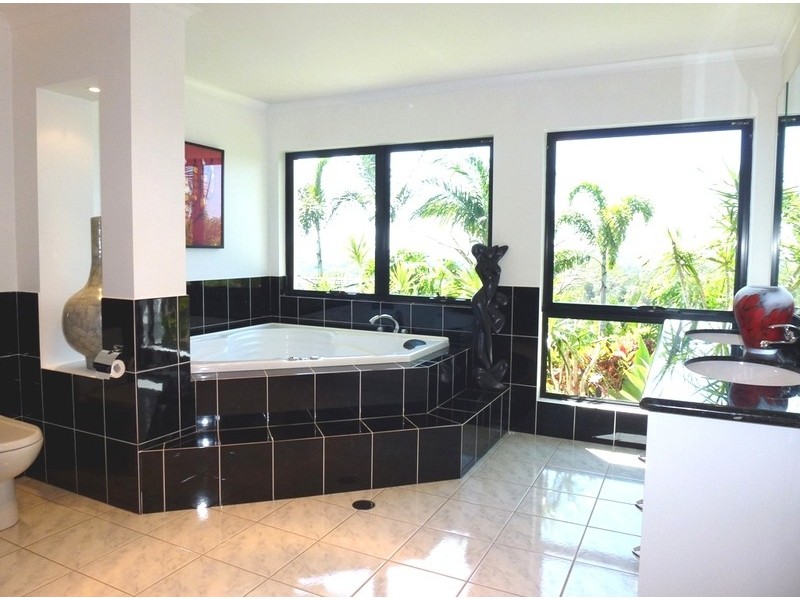 Armstrong Creek QLD 4520