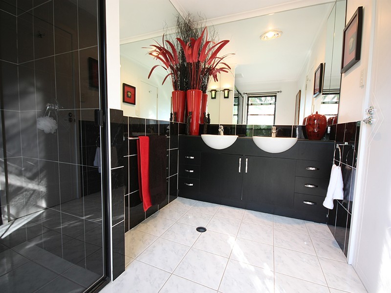 Armstrong Creek QLD 4520